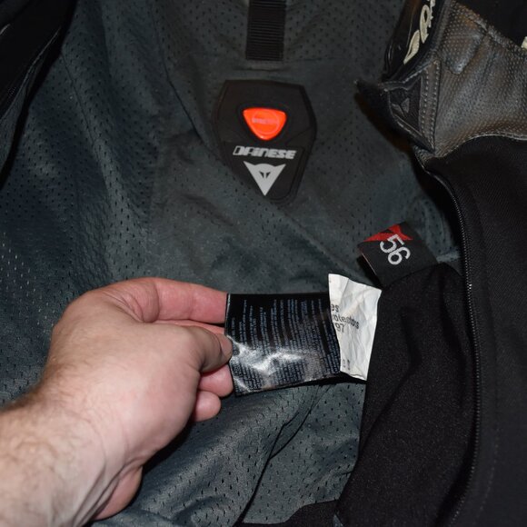 Dainese leather motorcycle suit size US46 - Euro56 - Picture 16 of 16